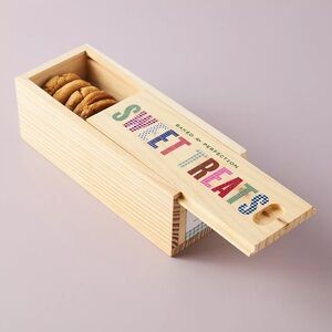 Anthropologie Sweet Treats Bake-And-Take Box